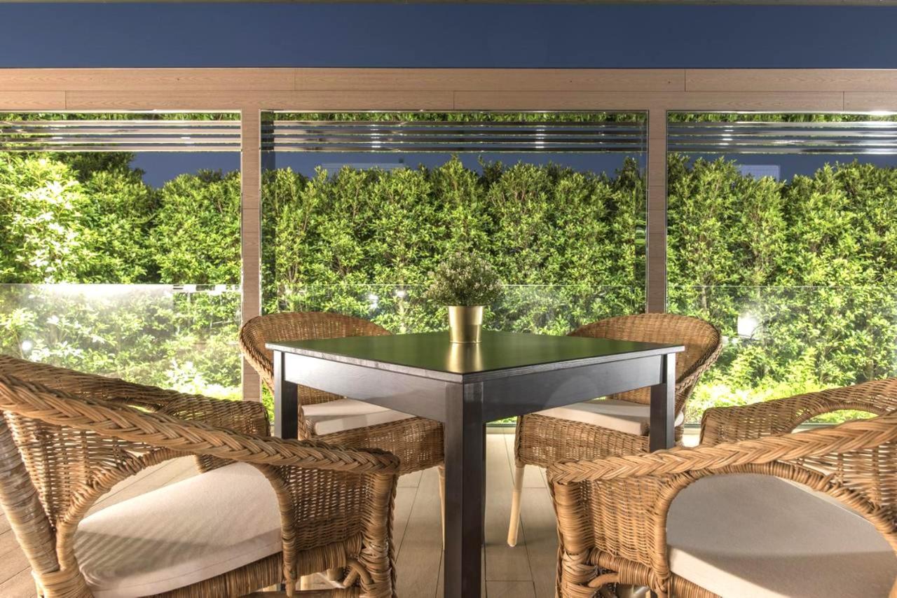Inhouse Hotel Grand Đài Trung Ngoại thất bức ảnh