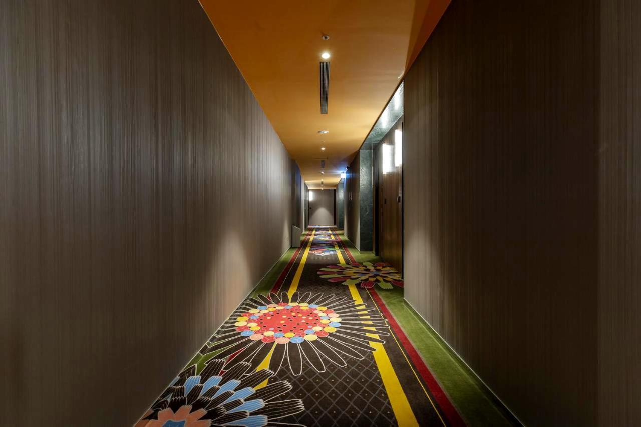 Inhouse Hotel Grand Đài Trung Ngoại thất bức ảnh